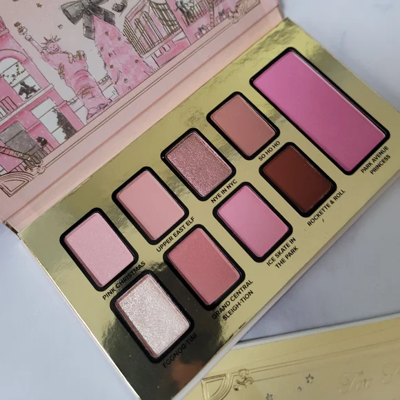 Too Faced Christmas Around the World - Picture 3 of 4